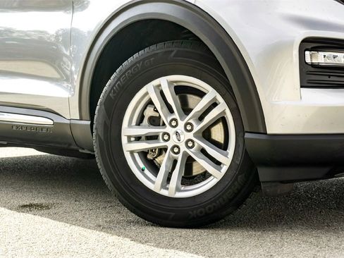 Used 2024 Ford Explorer XLT w/ Equipment Group 202A image 2