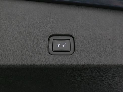 Used 2020 Cadillac XT6 Premium Luxury image 15