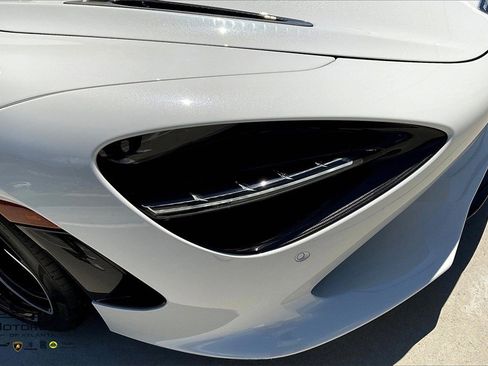 Used 2024 McLaren 750S Spider image 22