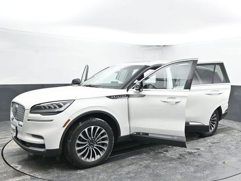 Used 2023 Lincoln Aviator AWD w/ Premium Package image 56