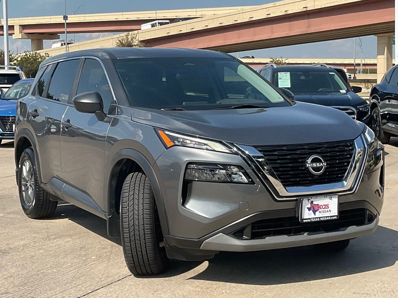 Used 2023 Nissan Rogue S FWD image 3
