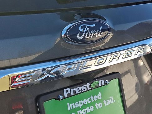 Used 2018 Ford Explorer XLT image 16