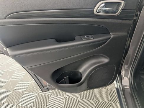Certified 2021 Jeep Grand Cherokee Laredo X RWD image 28