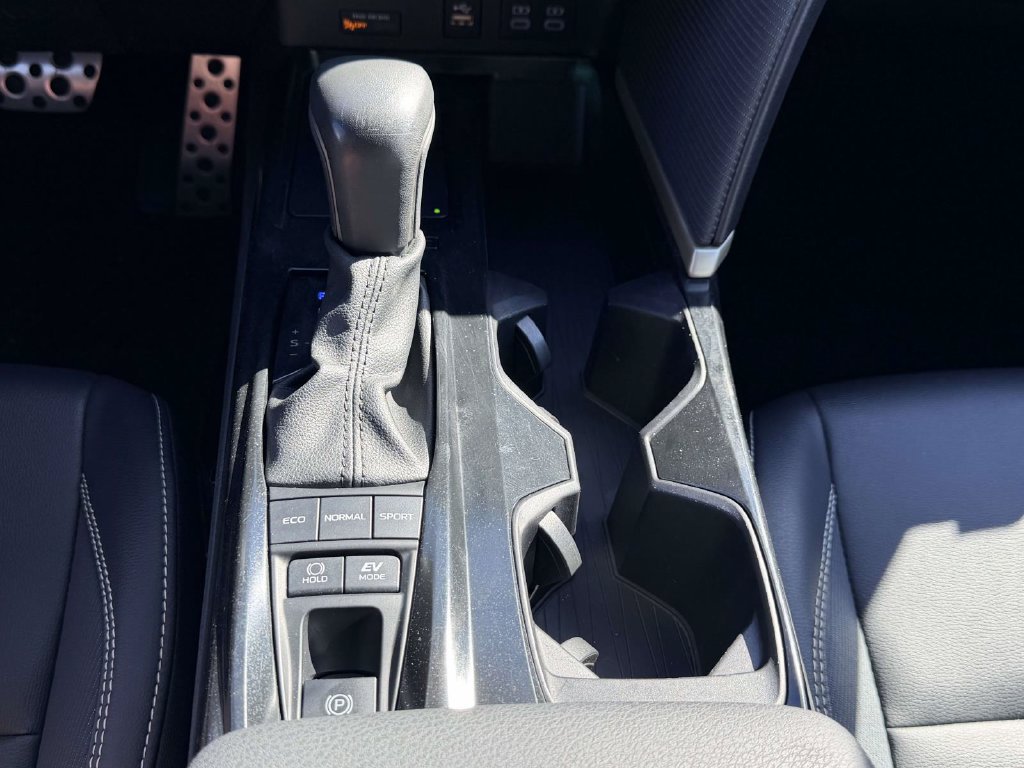 Certified 2025 Toyota Camry SE FWD image 6