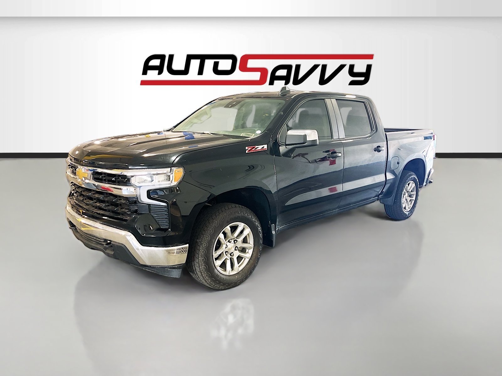 Used 2025 Chevrolet Silverado 1500 LT w/ Z71 Off-Road Package AWD/4WD image 3