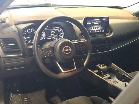 Used 2023 Nissan Rogue S AWD/4WD image 4