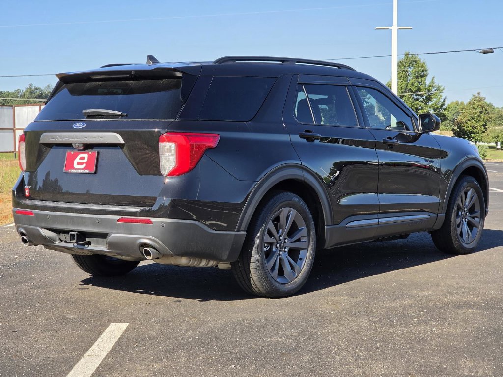 Used 2023 Ford Explorer XLT w/ Equipment Group 202A RWD image 7