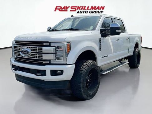 Used 2019 Ford F250 Platinum w/ Platinum Ultimate Package image 3