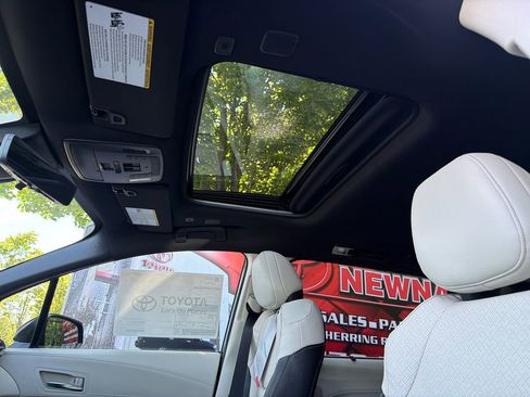 New 2026 Toyota Sienna Platinum AWD/4WD image 31