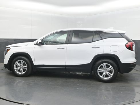 Used 2024 GMC Terrain SLE FWD image 7
