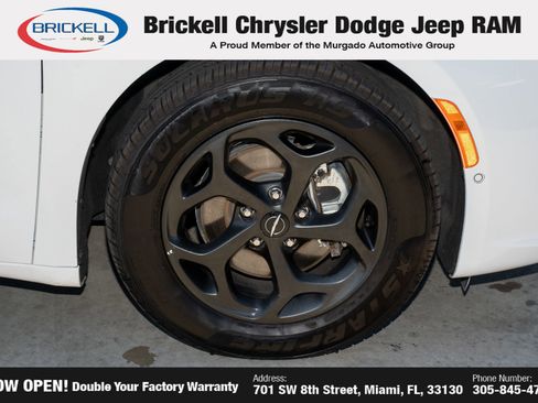 Used 2024 Chrysler Pacifica Limited FWD image 40