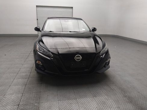 Used 2022 Nissan Altima 2.5 SR w/ Midnight Edition Package FWD image 14