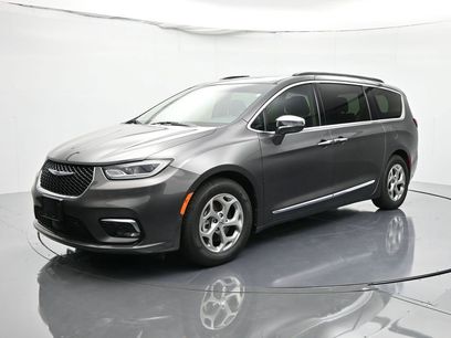 Used 2022 Chrysler Pacifica Limited