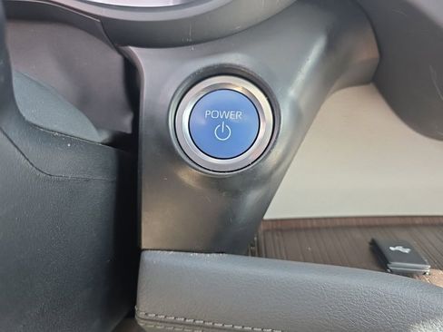 Used 2024 Toyota Sienna XLE image 28