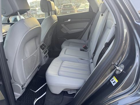 Used 2022 Audi Q5 2.0T Premium w/ Convenience Package image 8