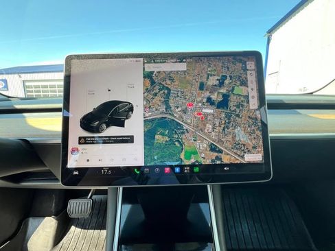 Used 2020 Tesla Model 3 Standard Range Plus RWD image 25