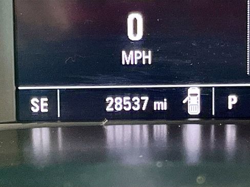 Used 2021 Chevrolet Colorado LT w/ LT Convenience Package image 12