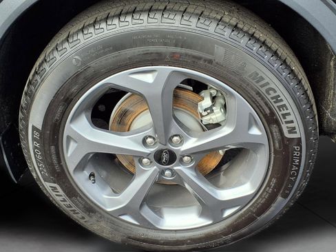 Used 2025 Ford Escape ST-Line w/ Cold Weather Package image 8