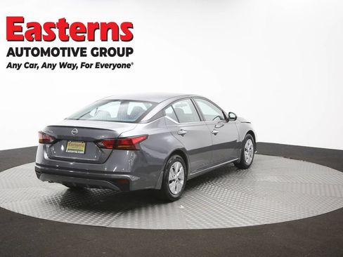 Used 2023 Nissan Altima 2.5 S FWD image 39