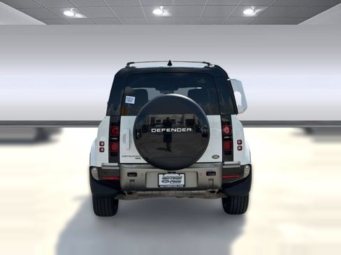 Used 2022 Land Rover Defender 110 X-Dynamic SE AWD/4WD image 10