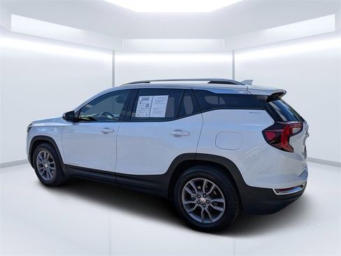 Used 2024 GMC Terrain SLT image 5