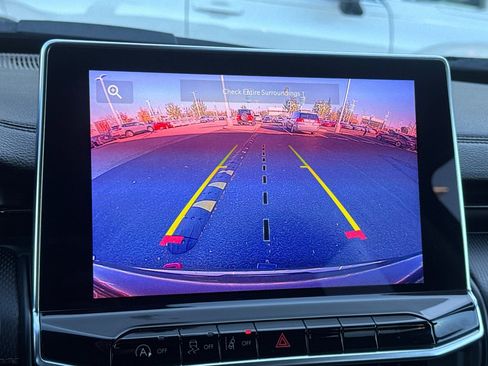 Used 2022 Jeep Compass Trailhawk w/ Trailhawk Convenience Group image 25