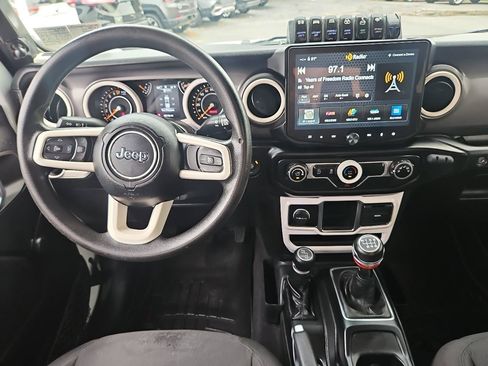 Used 2021 Jeep Gladiator Sport AWD/4WD image 26