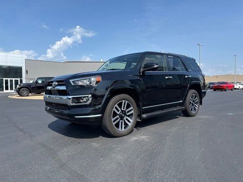 Used 2023 Toyota 4Runner Limited AWD/4WD image 3