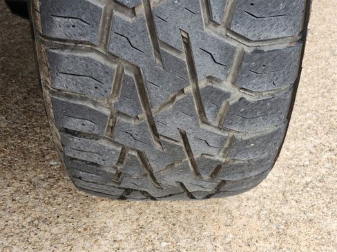 Used 2024 Nissan Titan SV w/ SV Bronze Edition Package image 21