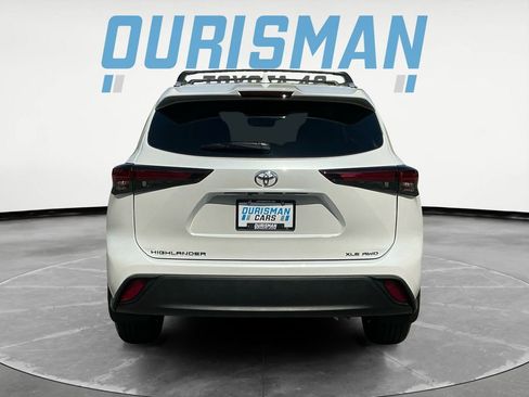 Used 2025 Toyota Highlander XLE image 7