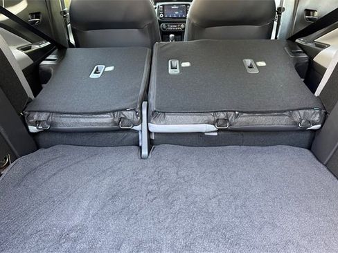 Used 2024 Nissan Kicks SR w/ SR Premium Package image 17