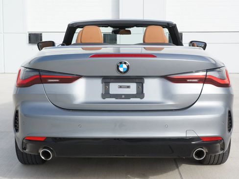 Used 2024 BMW 430i Convertible w/ Premium Package image 17