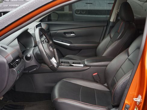 Used 2024 Nissan Sentra SR w/ SR Premium Package image 12