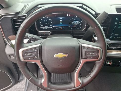 Used 2023 Chevrolet Silverado 1500 LT AWD/4WD image 18