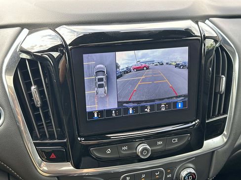 Certified 2023 Chevrolet Traverse LT w/ LT Premium Package AWD/4WD image 31