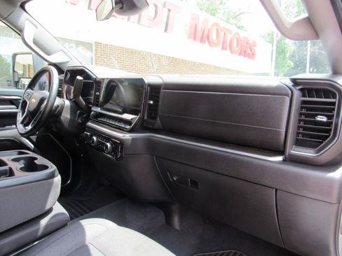 Used 2025 Chevrolet Silverado 2500 LT w/ Convenience Package AWD/4WD image 36