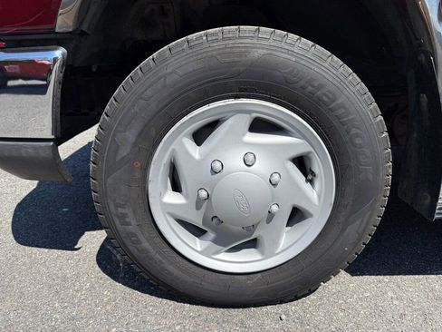 Used 2008 Ford E-350 and Econoline 350 Super Duty Wagon image 14