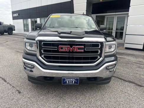 Used 2019 GMC Sierra 1500 SLE w/ SLE Value Package AWD/4WD image 2