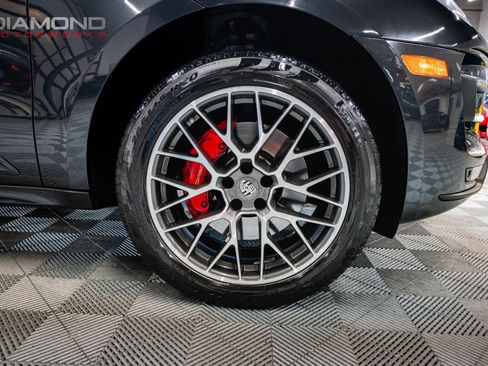 Used 2018 Porsche Macan Turbo image 40
