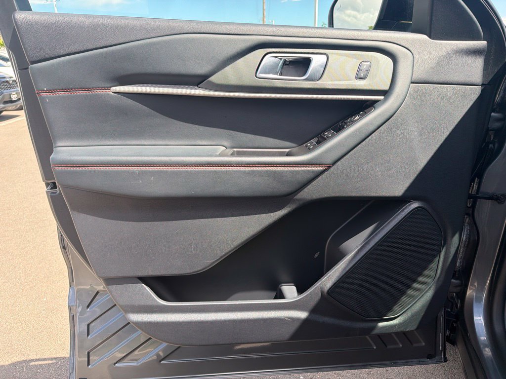 Used 2025 Ford Explorer ST-Line AWD/4WD image 22