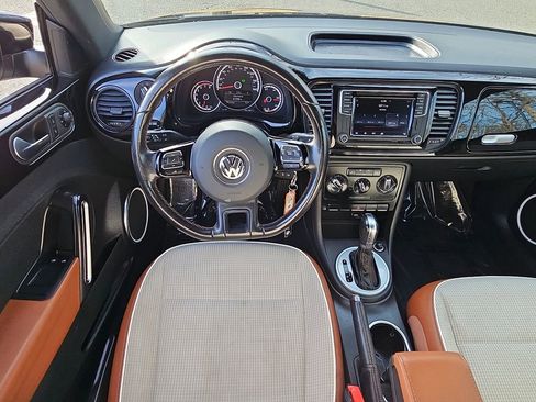Used 2016 Volkswagen Beetle 1.8T Classic image 11