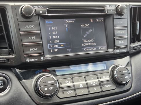 Used 2015 Toyota RAV4 Limited image 15