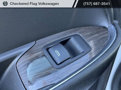 Used 2024 Chevrolet Malibu LT image 26