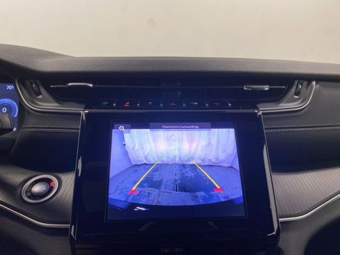 Used 2025 Jeep Grand Cherokee Laredo X w/ Luxury Tech Group I image 11