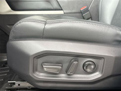 Used 2024 Toyota Tundra Limited image 28