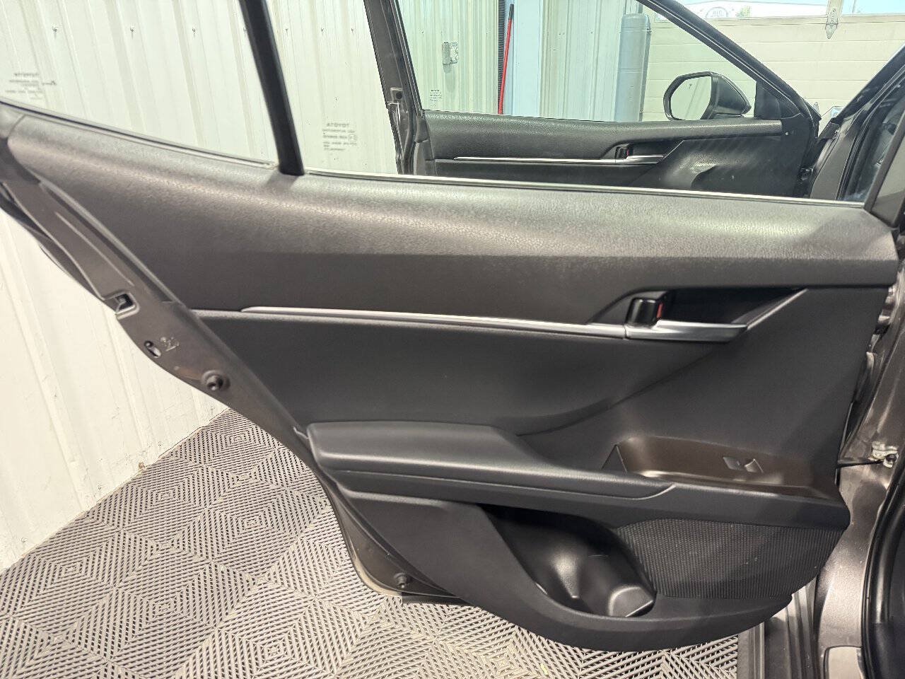 Used 2024 Toyota Camry SE FWD image 11