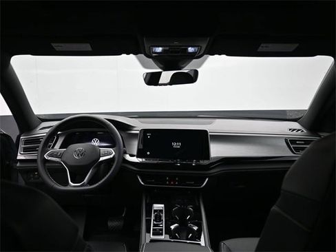 New 2026 Volkswagen Atlas Cross Sport SE image 10