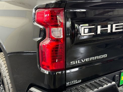 Used 2022 Chevrolet Silverado 1500 Custom RWD image 34