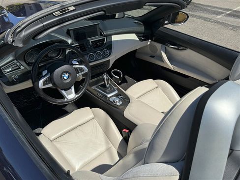 Used 2009 BMW Z4 sDrive35i RWD image 2