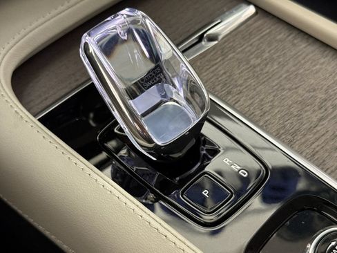 Certified 2023 Volvo XC90 T8 Ultimate w/ Lounge Package AWD/4WD image 22